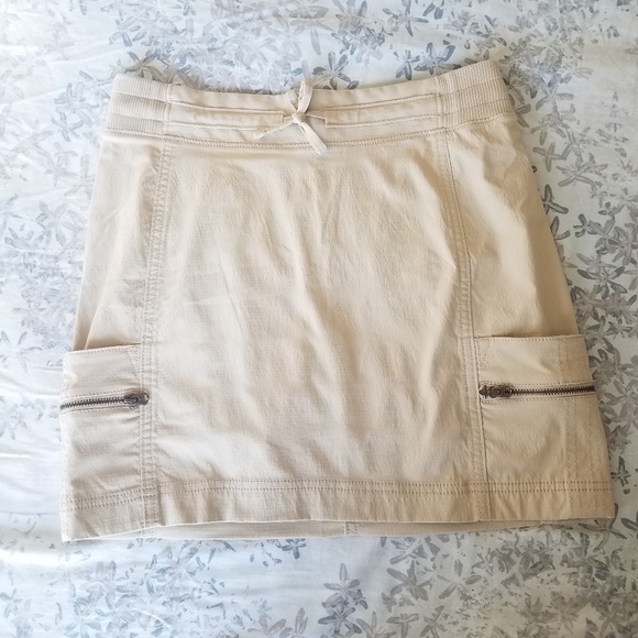 Athleta Pants - ATHLETA trekkie cargo skort
